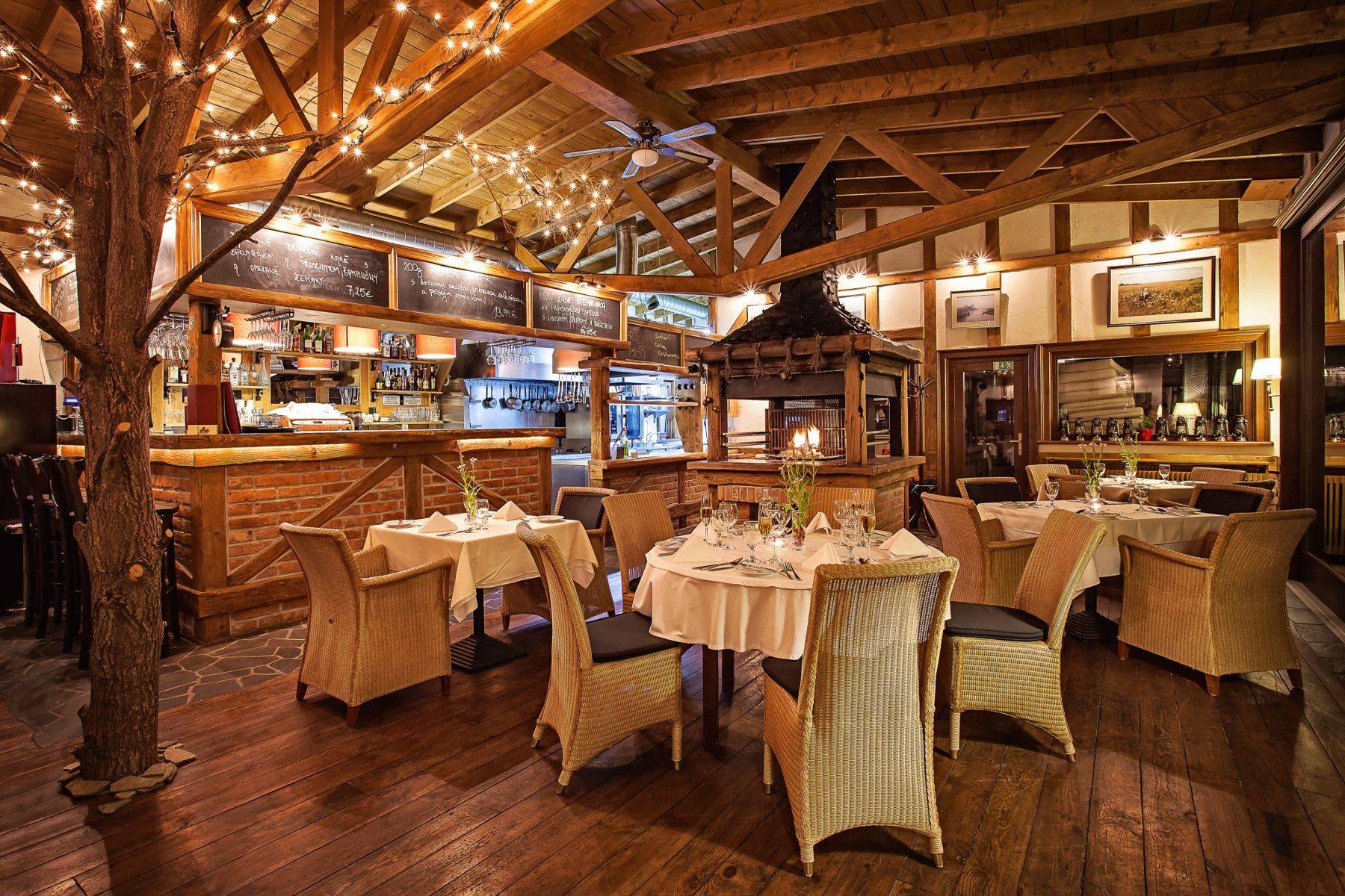 Restaurant & Grill | CACTUS - restaurant & grill, bar & wellness, rege  apres & ski bar